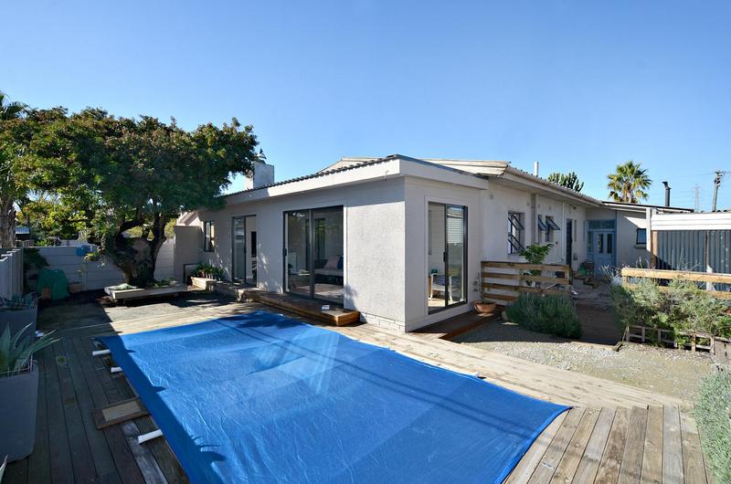 To Let 3 Bedroom Property for Rent in Peerless Park North Western Cape